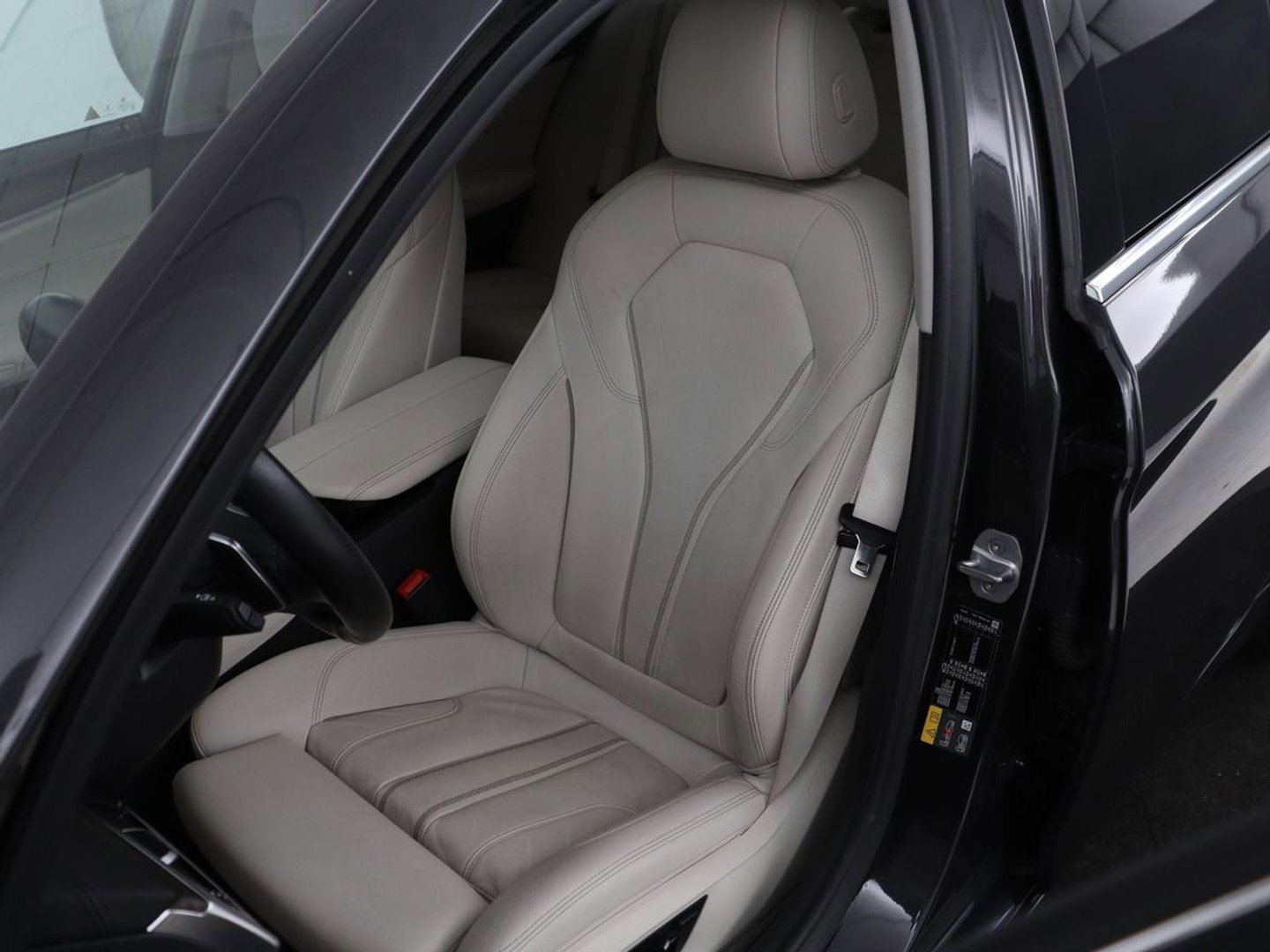 BMW 5 Serie 530e iPerformance High Executive | Leder | Elektrische stoelen | Stoelverwarming | Sfeerverlichting | Adaptive cruise | Carplay | Climate control | Camera | Park assist | PHEV