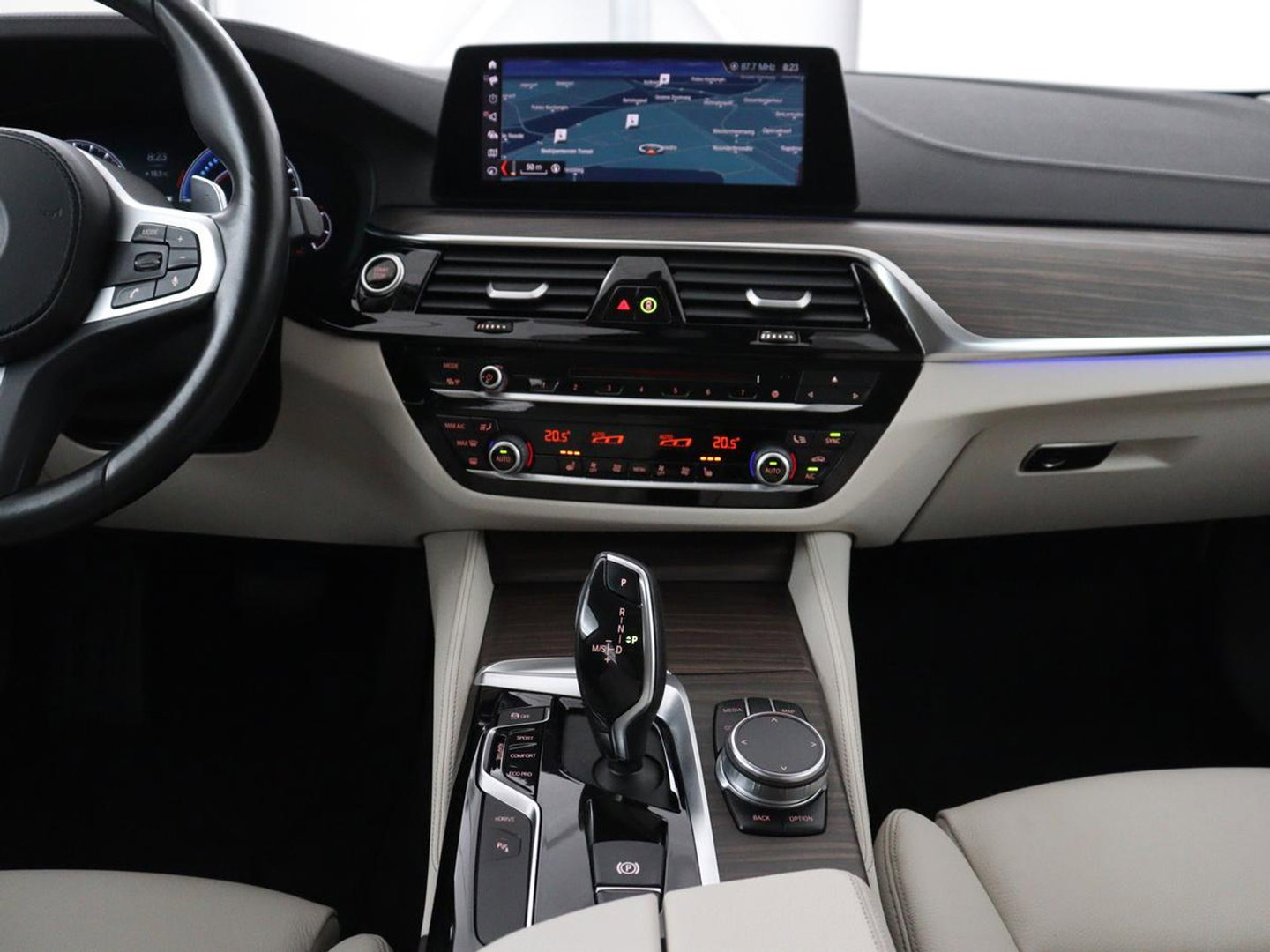 BMW 5 Serie 530e iPerformance High Executive | Leder | Elektrische stoelen | Stoelverwarming | Sfeerverlichting | Adaptive cruise | Carplay | Climate control | Camera | Park assist | PHEV