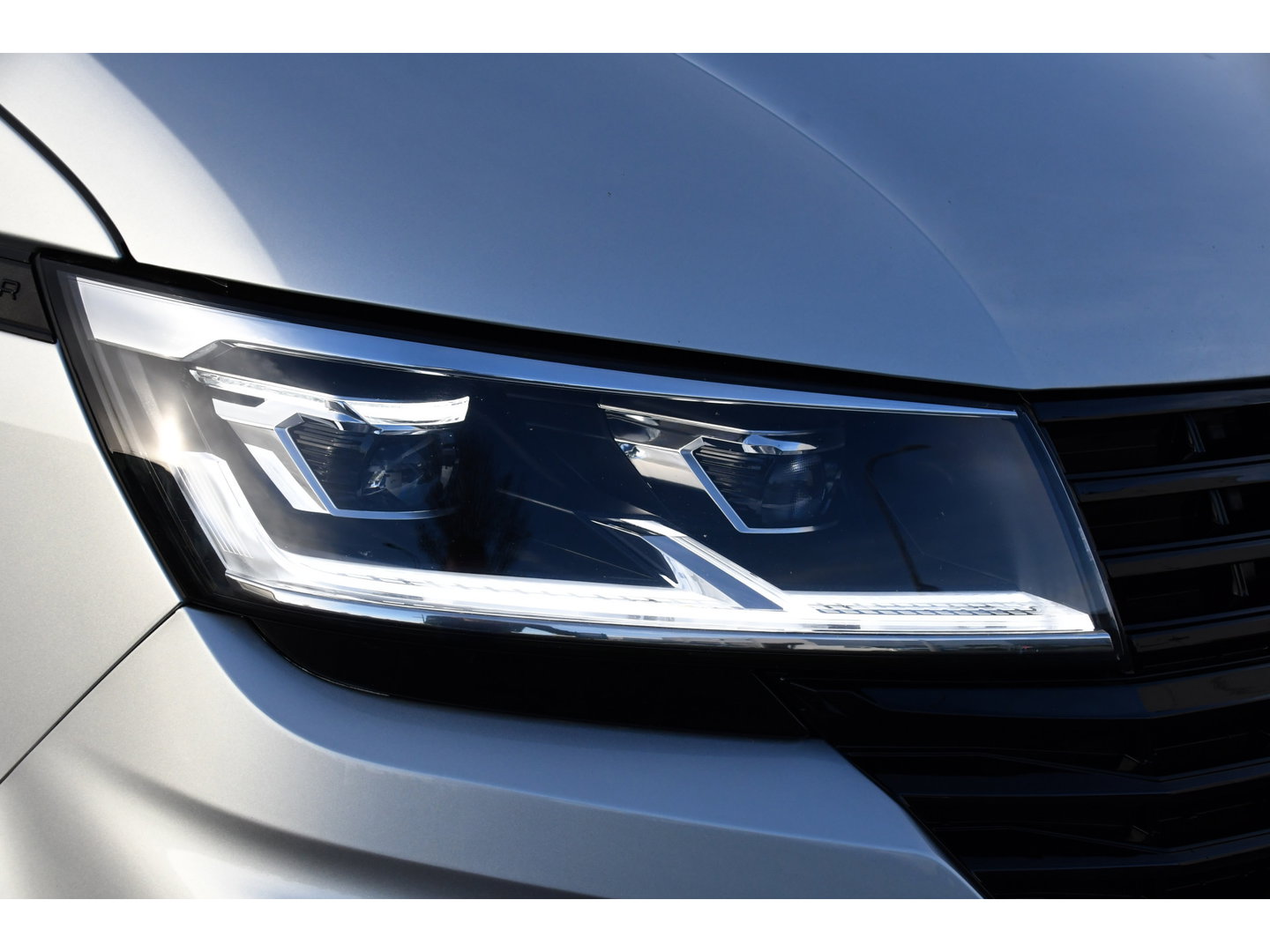 Volkswagen Transporter 2.0 TDI L2H1 ABT Edition Carplay, Sensoren, Cruise, LED, 150pk, Automaat, Multimedia, Uniek!