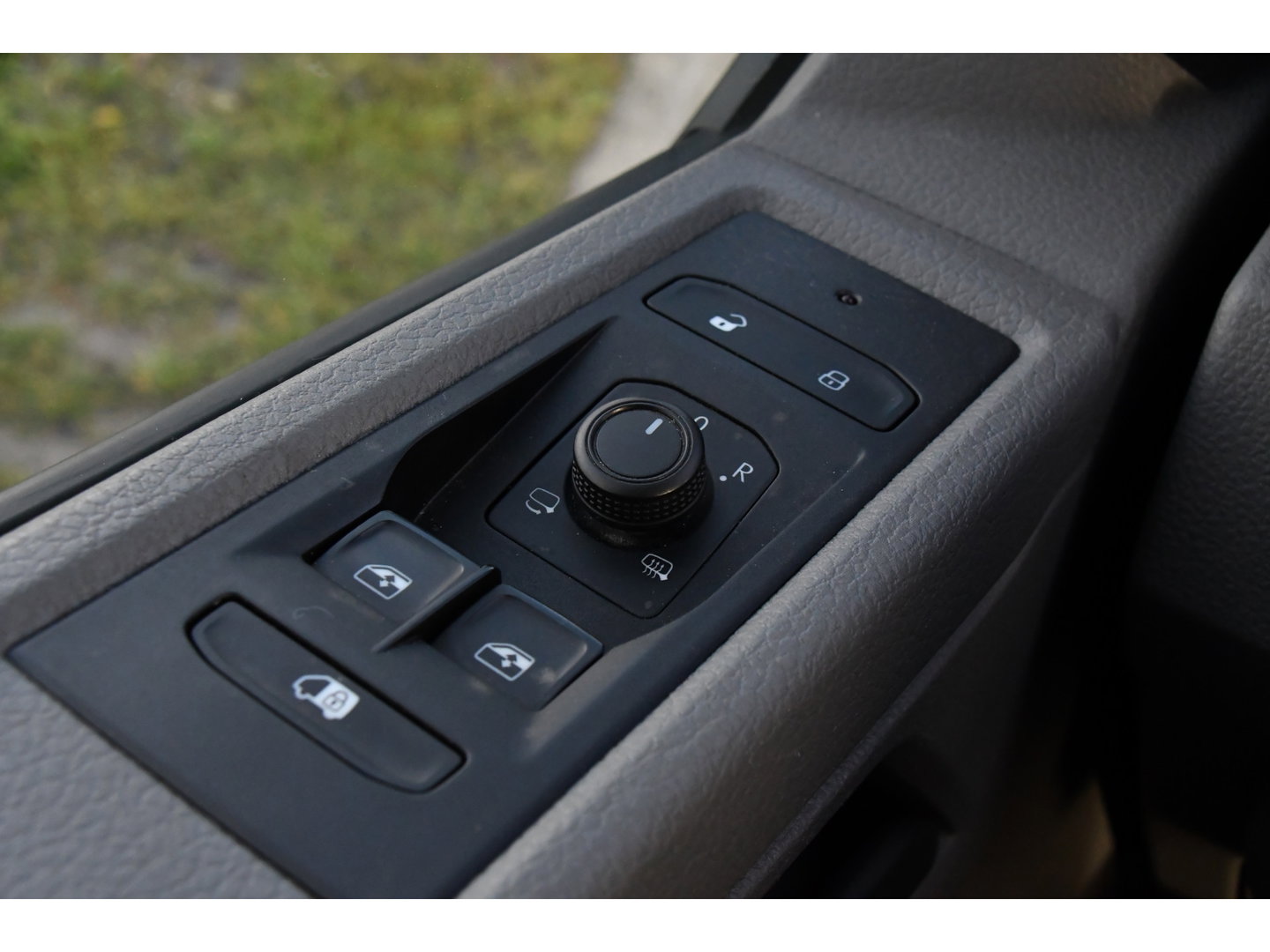Volkswagen Transporter 2.0 TDI L2H1 ABT Edition Carplay, Sensoren, Cruise, LED, 150pk, Automaat, Multimedia, Uniek!