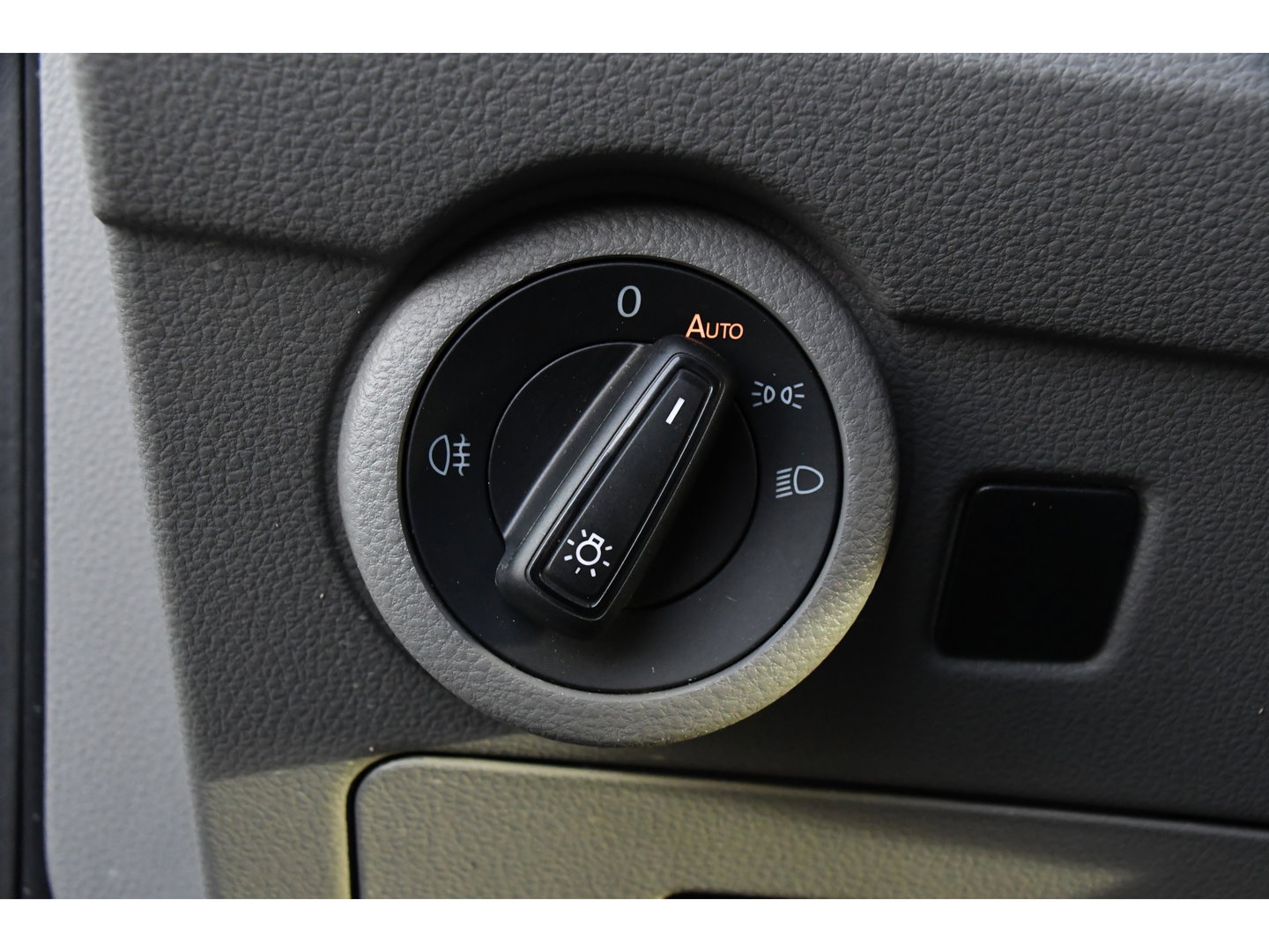 Volkswagen Transporter 2.0 TDI L2H1 ABT Edition Carplay, Sensoren, Cruise, LED, 150pk, Automaat, Multimedia, Uniek!