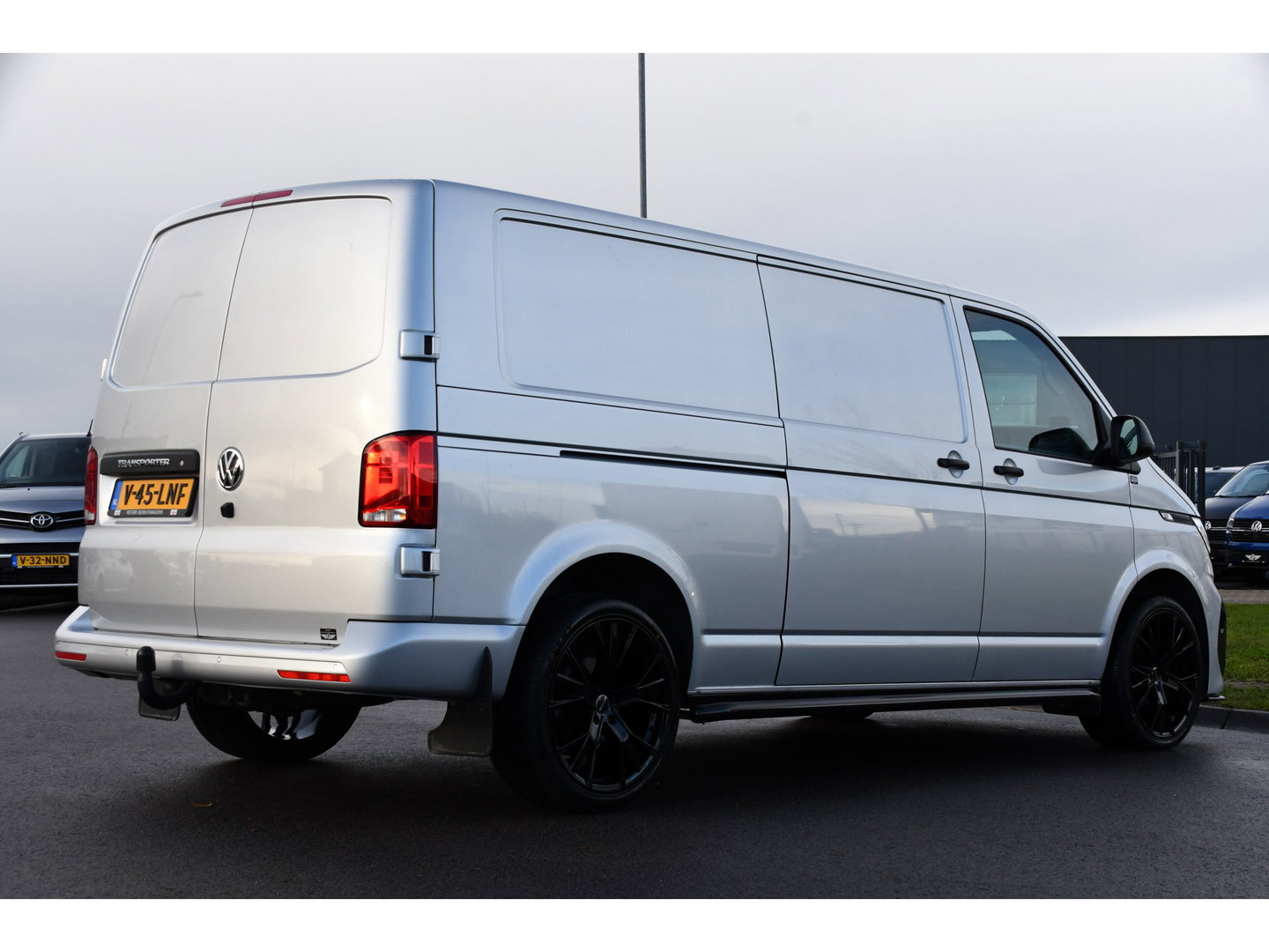 Volkswagen Transporter 2.0 TDI L2H1 ABT Edition Carplay, Sensoren, Cruise, LED, 150pk, Automaat, Multimedia, Uniek!