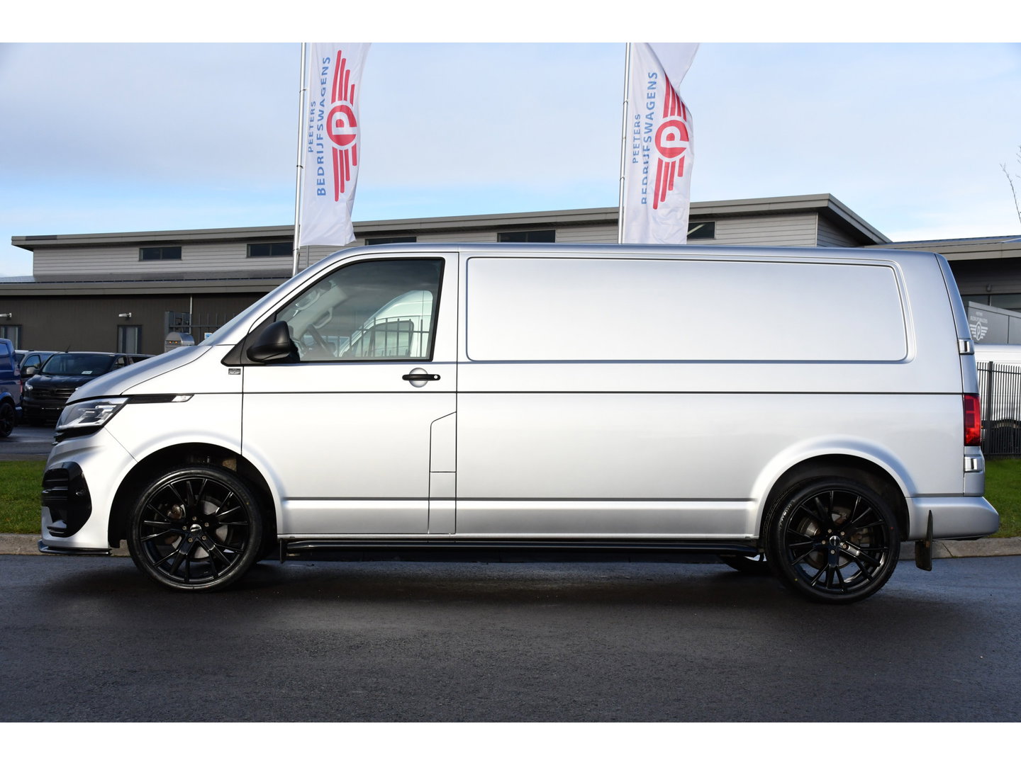 Volkswagen Transporter 2.0 TDI L2H1 ABT Edition Carplay, Sensoren, Cruise, LED, 150pk, Automaat, Multimedia, Uniek!
