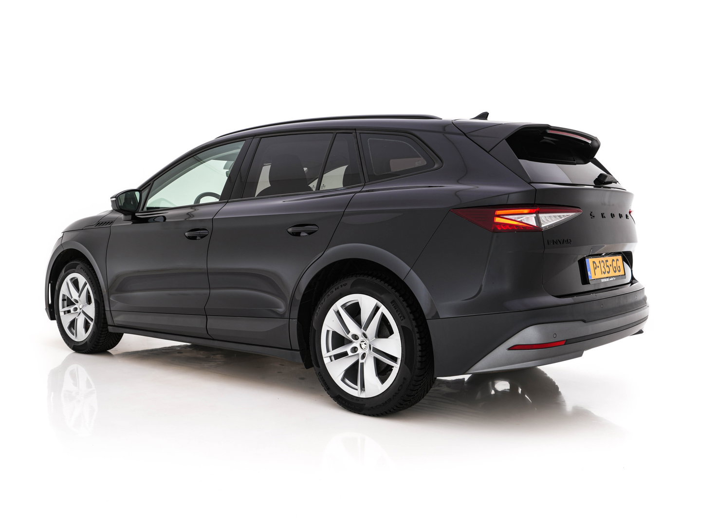 Škoda Enyaq iV 60 [ 3-Fase-11kW ] {SoH-88%} (INCL-BTW) *LEATHER-FABRIC | FULL-LED | DIGI-COCKPIT | CAMERA | KEYLESS | NAVI-FULLMAP | AMBIENTLIGHT | ECC | HEATED-COMFORTSEATS | PRIVACY-GLASS | DAB+ | PDC | CRUISE | 19"ALU*