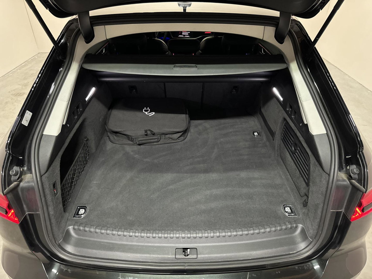Audi A6 Avant 55 TFSIe Quattro Competition Pano Sfeer 360° Virtual CarPlay