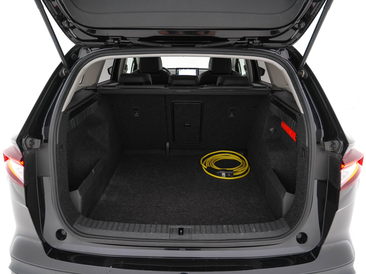 Škoda Enyaq iV 60 [ 3-Fase-11kW ] {SoH-88%} (INCL-BTW) *LEATHER-FABRIC | FULL-LED | DIGI-COCKPIT | CAMERA | KEYLESS | NAVI-FULLMAP | AMBIENTLIGHT | ECC | HEATED-COMFORTSEATS | PRIVACY-GLASS | DAB+ | PDC | CRUISE | 19"ALU*
