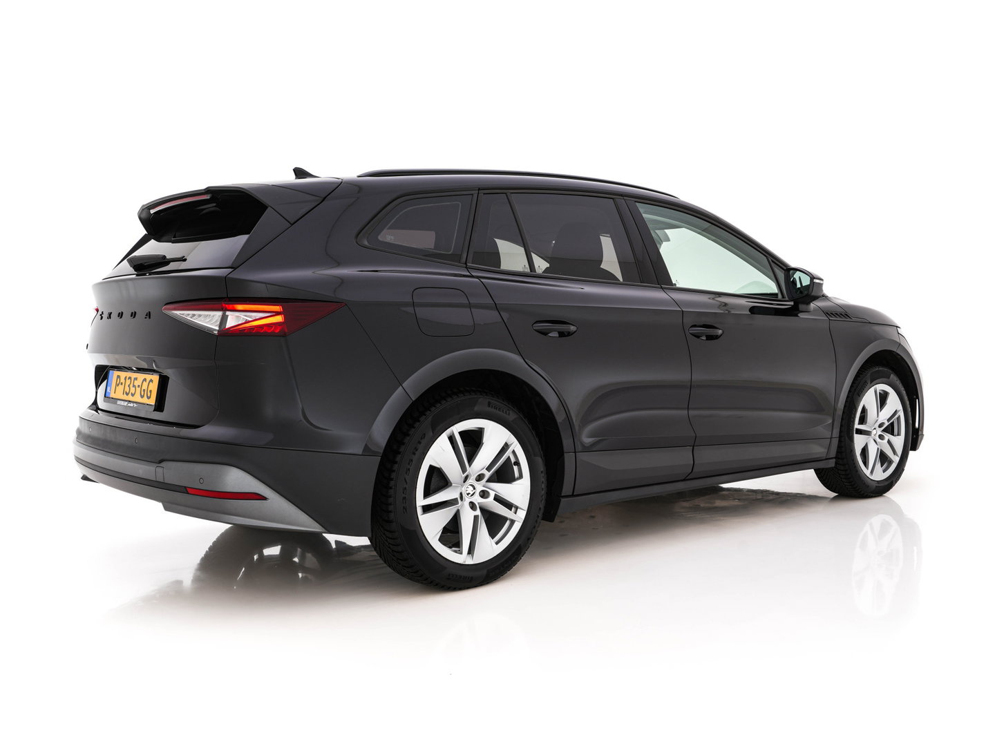 Škoda Enyaq iV 60 [ 3-Fase-11kW ] {SoH-88%} (INCL-BTW) *LEATHER-FABRIC | FULL-LED | DIGI-COCKPIT | CAMERA | KEYLESS | NAVI-FULLMAP | AMBIENTLIGHT | ECC | HEATED-COMFORTSEATS | PRIVACY-GLASS | DAB+ | PDC | CRUISE | 19"ALU*