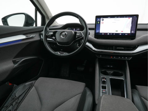 Škoda Enyaq iV 60 [ 3-Fase-11kW ] {SoH-88%} (INCL-BTW) *LEATHER-FABRIC | FULL-LED | DIGI-COCKPIT | CAMERA | KEYLESS | NAVI-FULLMAP | AMBIENTLIGHT | ECC | HEATED-COMFORTSEATS | PRIVACY-GLASS | DAB+ | PDC | CRUISE | 19"ALU*