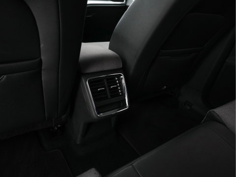 Škoda Enyaq iV 60 [ 3-Fase-11kW ] {SoH-88%} (INCL-BTW) *LEATHER-FABRIC | FULL-LED | DIGI-COCKPIT | CAMERA | KEYLESS | NAVI-FULLMAP | AMBIENTLIGHT | ECC | HEATED-COMFORTSEATS | PRIVACY-GLASS | DAB+ | PDC | CRUISE | 19"ALU*