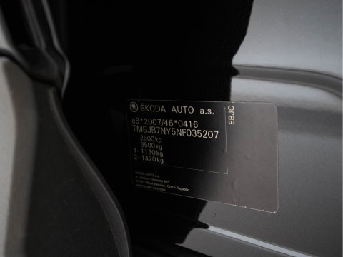 Škoda Enyaq iV 60 [ 3-Fase-11kW ] {SoH-88%} (INCL-BTW) *LEATHER-FABRIC | FULL-LED | DIGI-COCKPIT | CAMERA | KEYLESS | NAVI-FULLMAP | AMBIENTLIGHT | ECC | HEATED-COMFORTSEATS | PRIVACY-GLASS | DAB+ | PDC | CRUISE | 19"ALU*