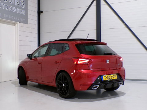 SEAT Ibiza 1.0 TSI FR Business Intense Apple-Carplay Full-LED Panoramadak Parkeersensoren 18"Velgen Beats-audio Drive-mode