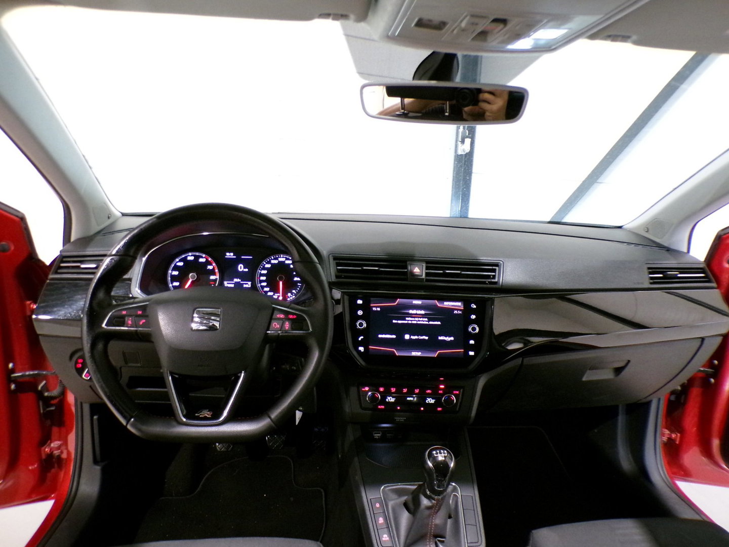 SEAT Ibiza 1.0 TSI FR Business Intense Apple-Carplay Full-LED Panoramadak Parkeersensoren 18"Velgen Beats-audio Drive-mode