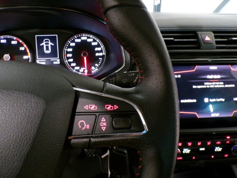 SEAT Ibiza 1.0 TSI FR Business Intense Apple-Carplay Full-LED Panoramadak Parkeersensoren 18"Velgen Beats-audio Drive-mode
