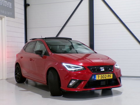 SEAT Ibiza 1.0 TSI FR Business Intense Apple-Carplay Full-LED Panoramadak Parkeersensoren 18"Velgen Beats-audio Drive-mode