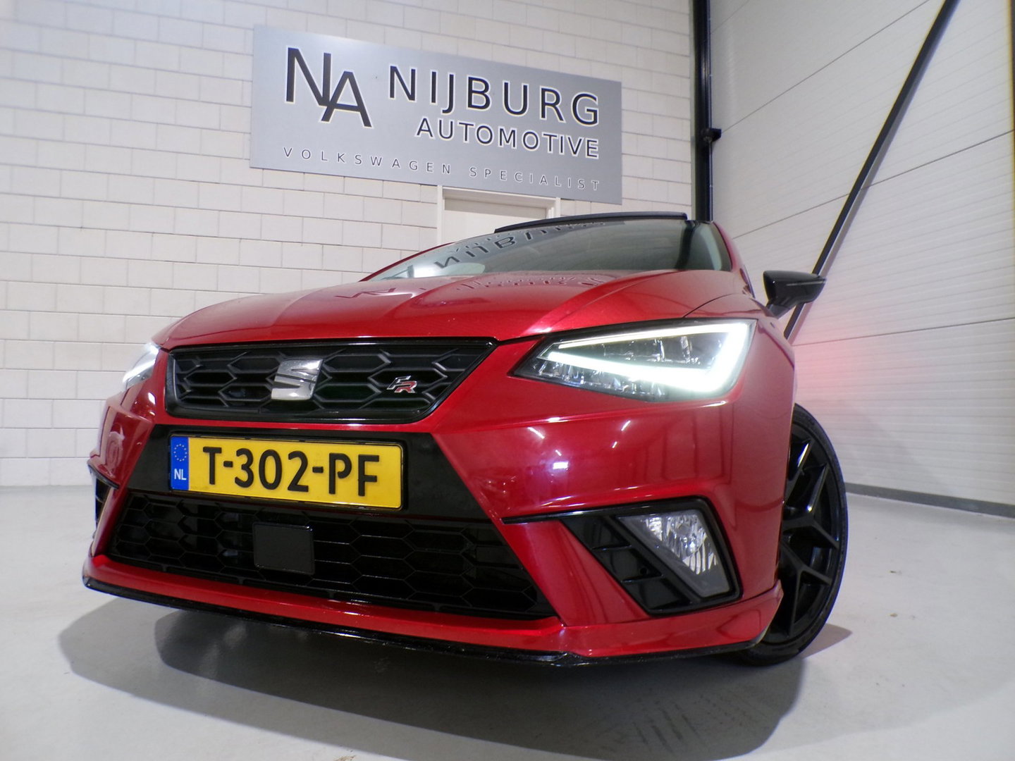 SEAT Ibiza 1.0 TSI FR Business Intense Apple-Carplay Full-LED Panoramadak Parkeersensoren 18"Velgen Beats-audio Drive-mode