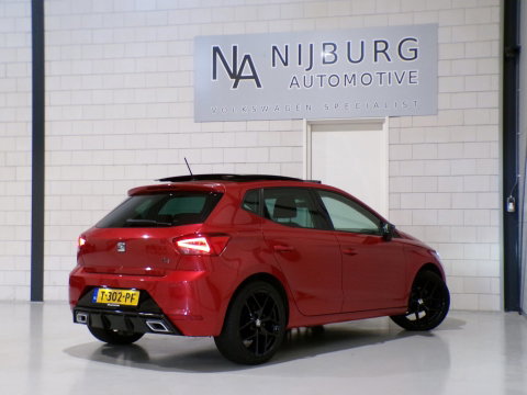 SEAT Ibiza 1.0 TSI FR Business Intense Apple-Carplay Full-LED Panoramadak Parkeersensoren 18"Velgen Beats-audio Drive-mode