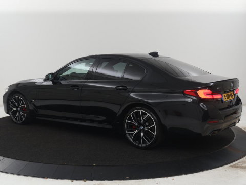 BMW 5 Serie 530e xDrive High Executive | SOH 89,6% | Panoramadak | Leder | Memory | Stoelverwarming | Harman/Kardon | Carplay | Sfeerverlichting | Cruise control | PHEV
