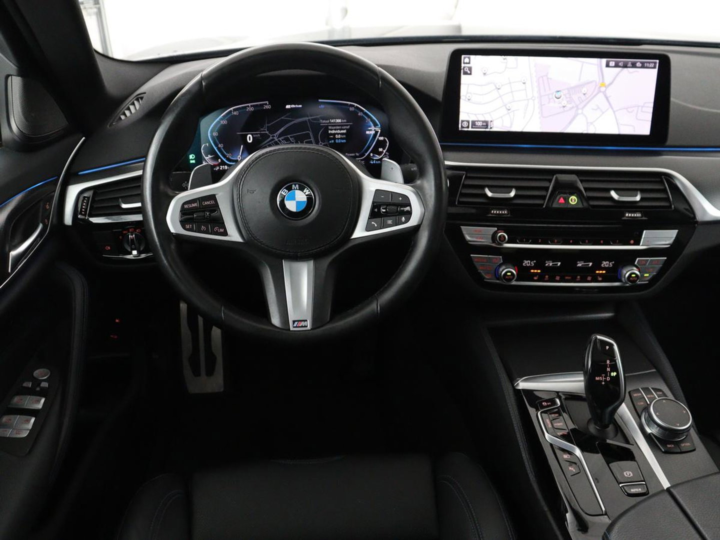 BMW 5 Serie 530e xDrive High Executive | SOH 89,6% | Panoramadak | Leder | Memory | Stoelverwarming | Harman/Kardon | Carplay | Sfeerverlichting | Cruise control | PHEV