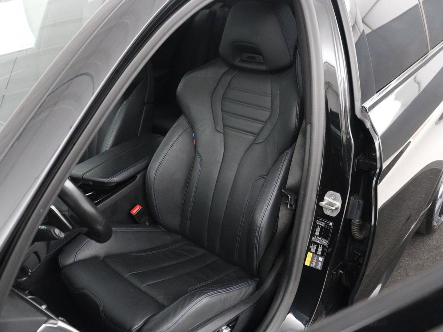 BMW 5 Serie 530e xDrive High Executive | SOH 89,6% | Panoramadak | Leder | Memory | Stoelverwarming | Harman/Kardon | Carplay | Sfeerverlichting | Cruise control | PHEV