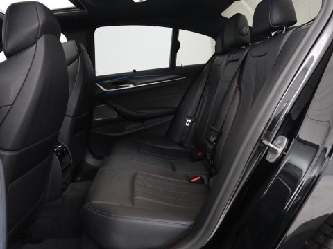 BMW 5 Serie 530e xDrive High Executive | SOH 89,6% | Panoramadak | Leder | Memory | Stoelverwarming | Harman/Kardon | Carplay | Sfeerverlichting | Cruise control | PHEV