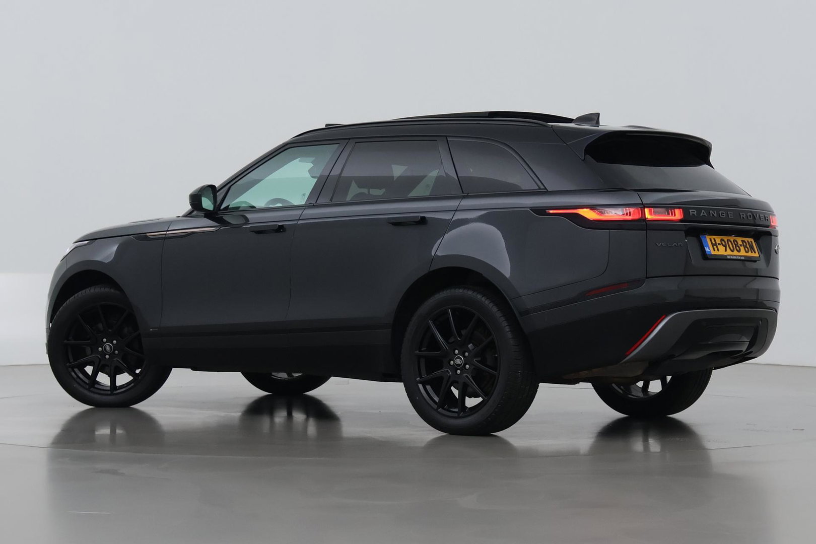 Land Rover Range Rover Velar P250 Turbo AWD R-Dynamic HSE | Panoramadak | ACC | Meridian Surround | Stoelventilatie