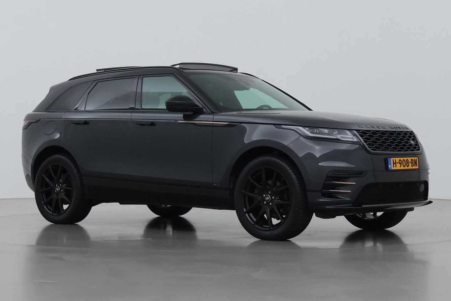 Land Rover Range Rover Velar P250 Turbo AWD R-Dynamic HSE | Panoramadak | ACC | Meridian Surround | Stoelventilatie