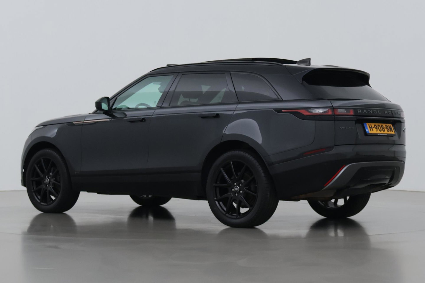 Land Rover Range Rover Velar P250 Turbo AWD R-Dynamic HSE | Panoramadak | ACC | Meridian Surround | Stoelventilatie
