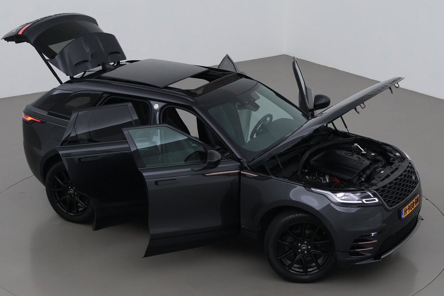 Land Rover Range Rover Velar P250 Turbo AWD R-Dynamic HSE | Panoramadak | ACC | Meridian Surround | Stoelventilatie