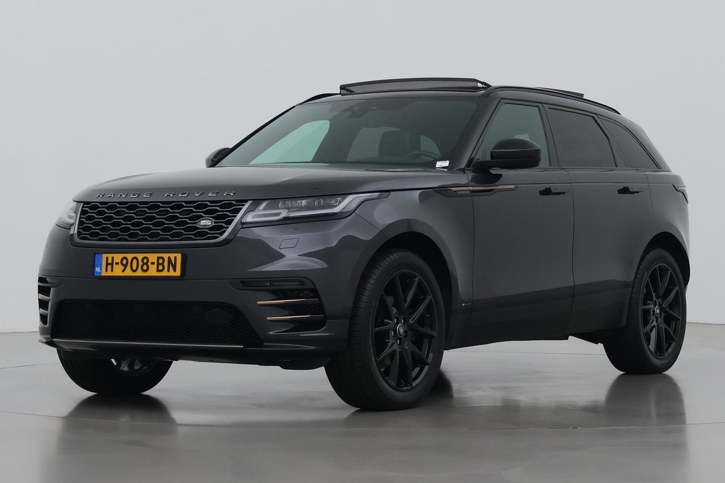 Land Rover Range Rover Velar P250 Turbo AWD R-Dynamic HSE | Panoramadak | ACC | Meridian Surround | Stoelventilatie