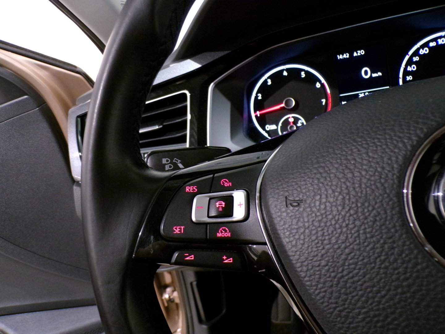Volkswagen Polo 1.0 TSI Highline "Origineel NL!" Apple-Carplay Parkeersensoren 17"Velgen Adaptive-cruise Sfeerverlichting Garantie