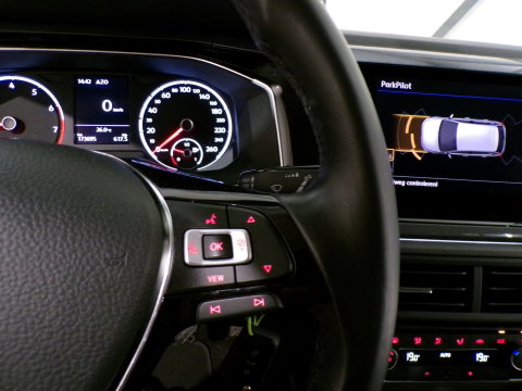 Volkswagen Polo 1.0 TSI Highline "Origineel NL!" Apple-Carplay Parkeersensoren 17"Velgen Adaptive-cruise Sfeerverlichting Garantie