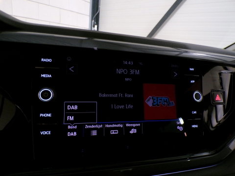 Volkswagen Polo 1.0 TSI Highline "Origineel NL!" Apple-Carplay Parkeersensoren 17"Velgen Adaptive-cruise Sfeerverlichting Garantie