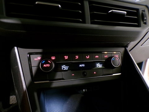 Volkswagen Polo 1.0 TSI Highline "Origineel NL!" Apple-Carplay Parkeersensoren 17"Velgen Adaptive-cruise Sfeerverlichting Garantie
