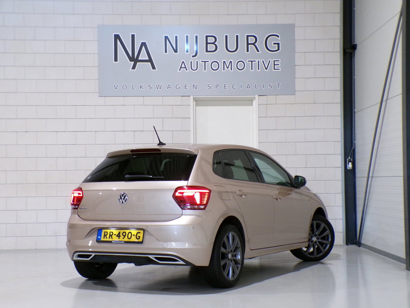 Volkswagen Polo 1.0 TSI Highline "Origineel NL!" Apple-Carplay Parkeersensoren 17"Velgen Adaptive-cruise Sfeerverlichting Garantie