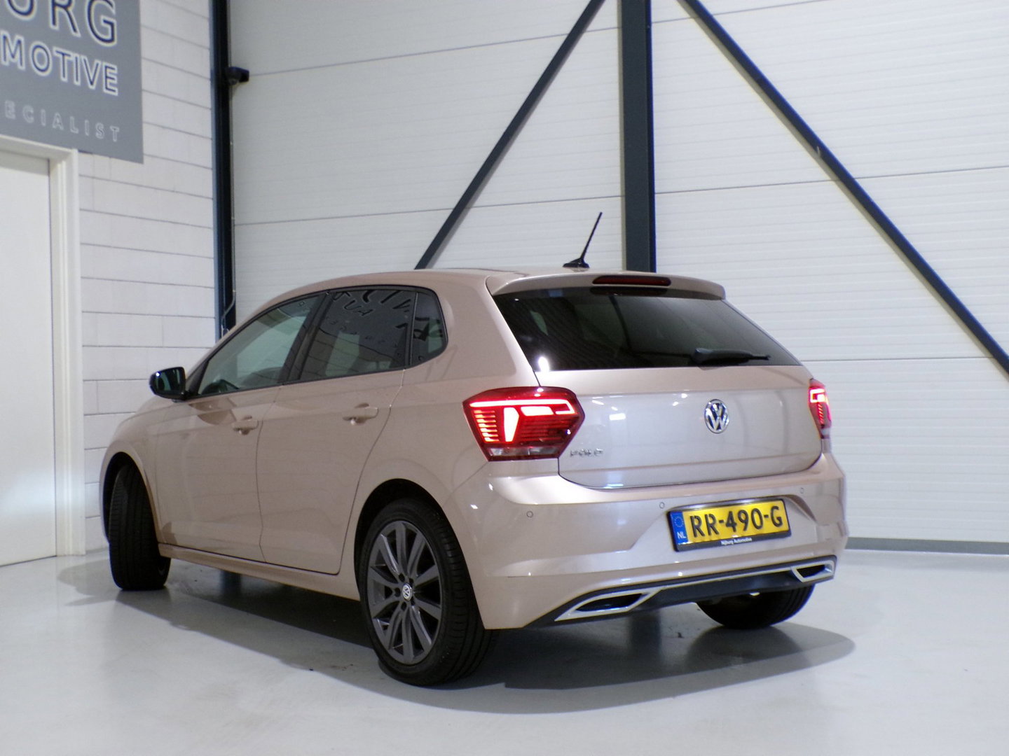 Volkswagen Polo 1.0 TSI Highline "Origineel NL!" Apple-Carplay Parkeersensoren 17"Velgen Adaptive-cruise Sfeerverlichting Garantie