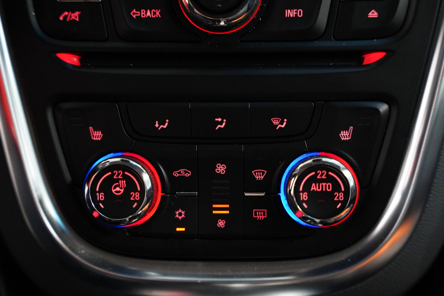 Opel Mokka 1.4 T Cosmo Cruise/Climate Camera Automaat Navi