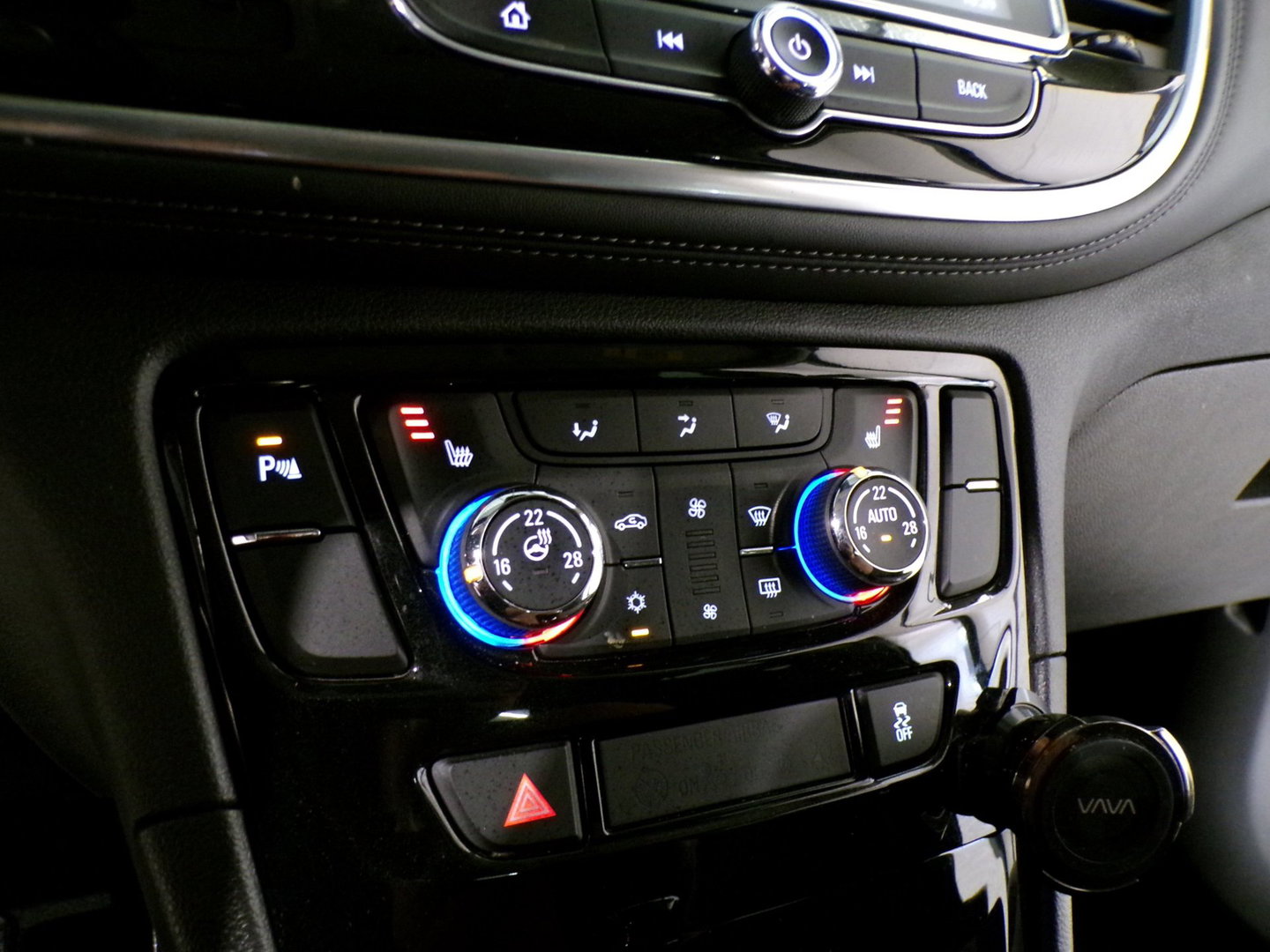 Opel Mokka X 1.4 Turbo Innovation "Automaat!" Apple-Carplay Stoelverwarming Parkeersensoren Navigatie Led-koplampen Garantie