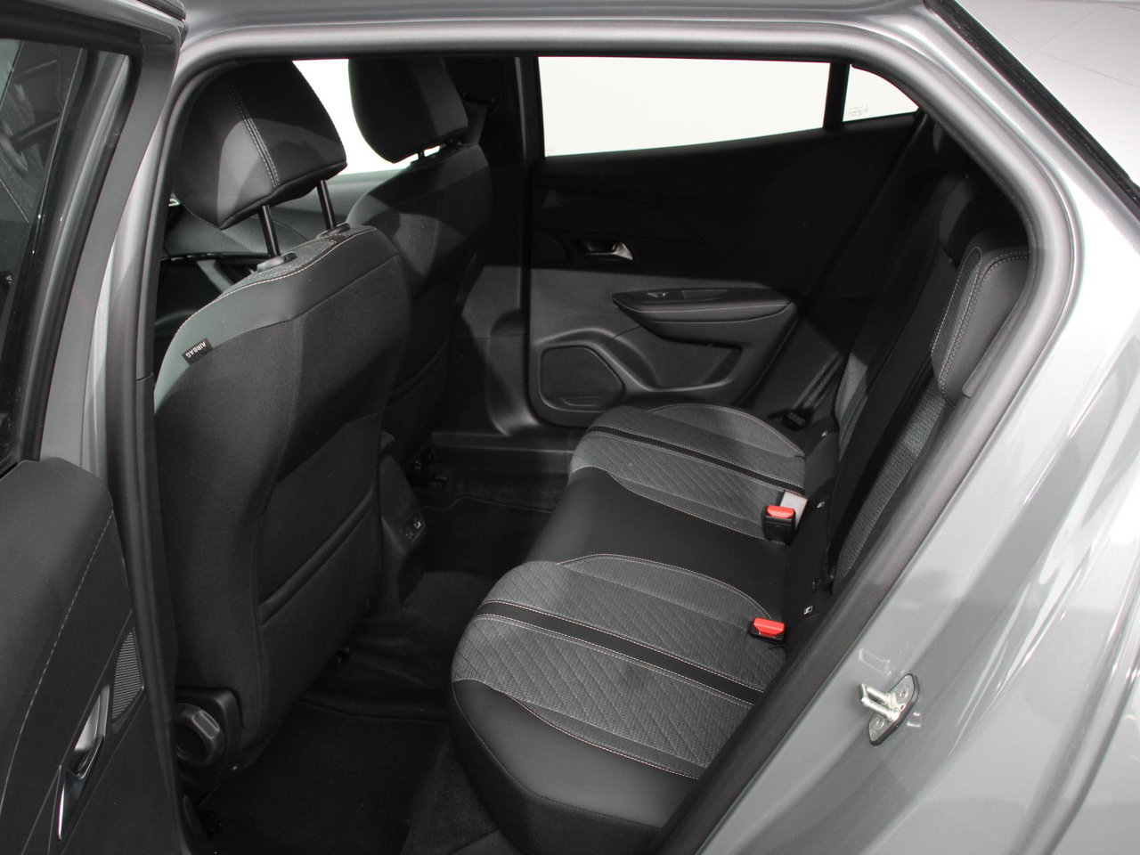 Peugeot e-2008