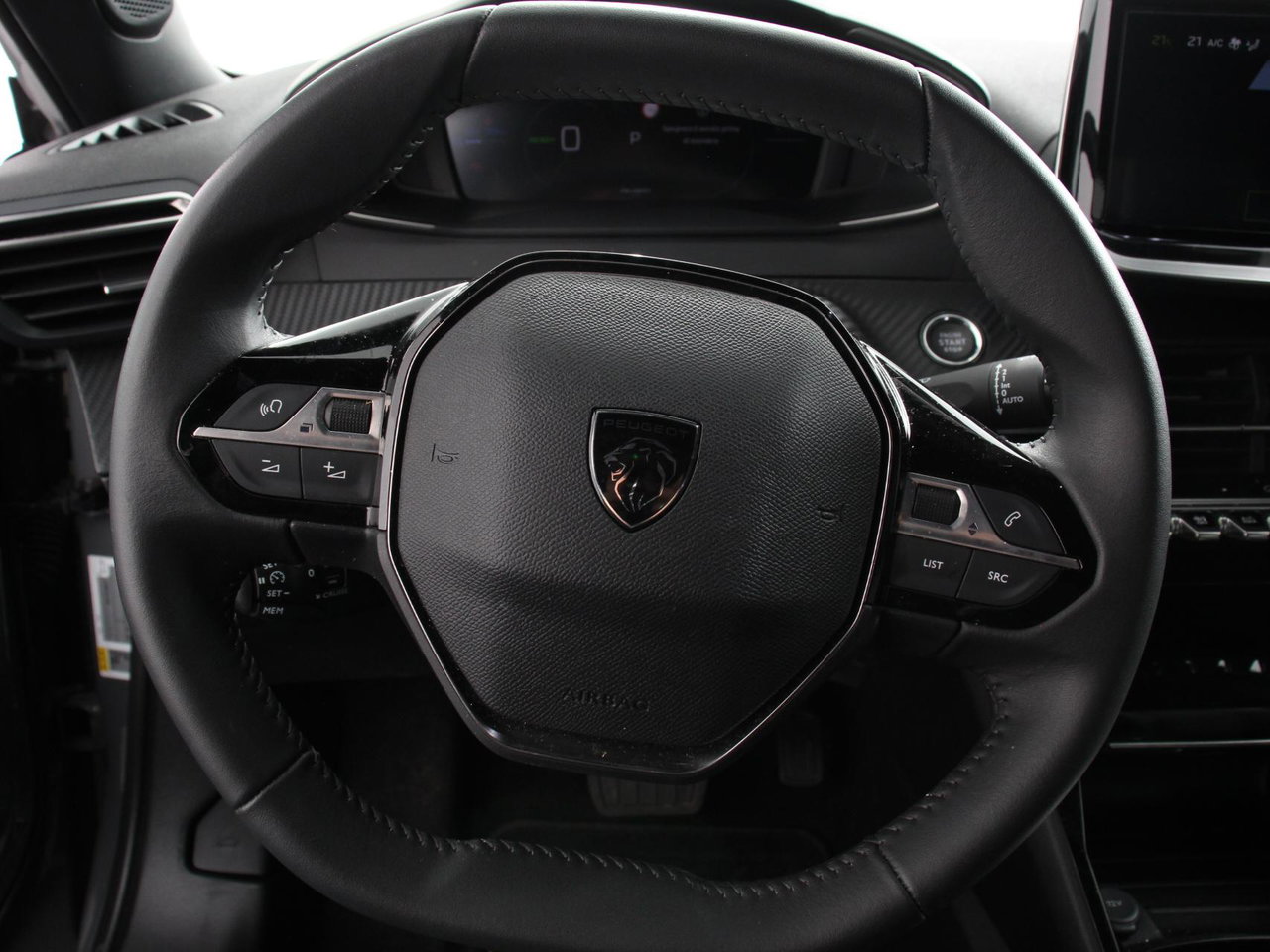 Peugeot e-2008