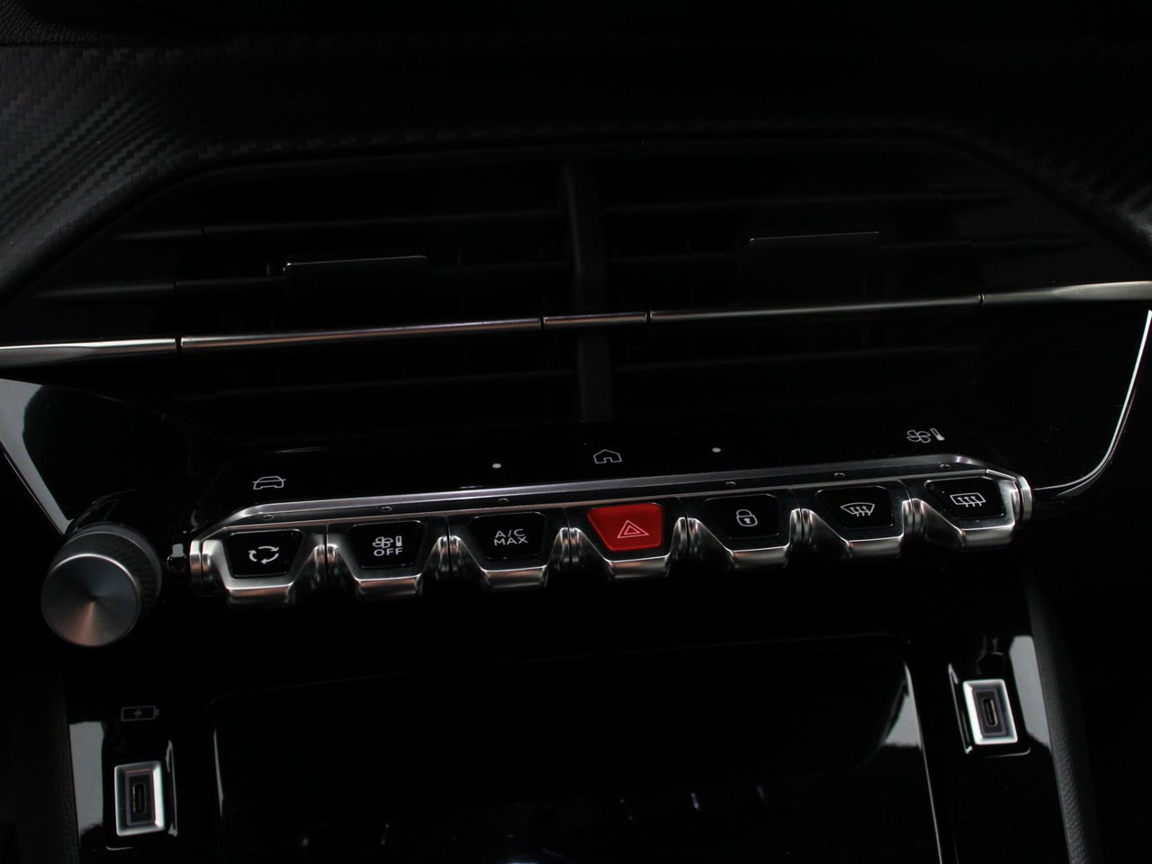 Peugeot e-2008