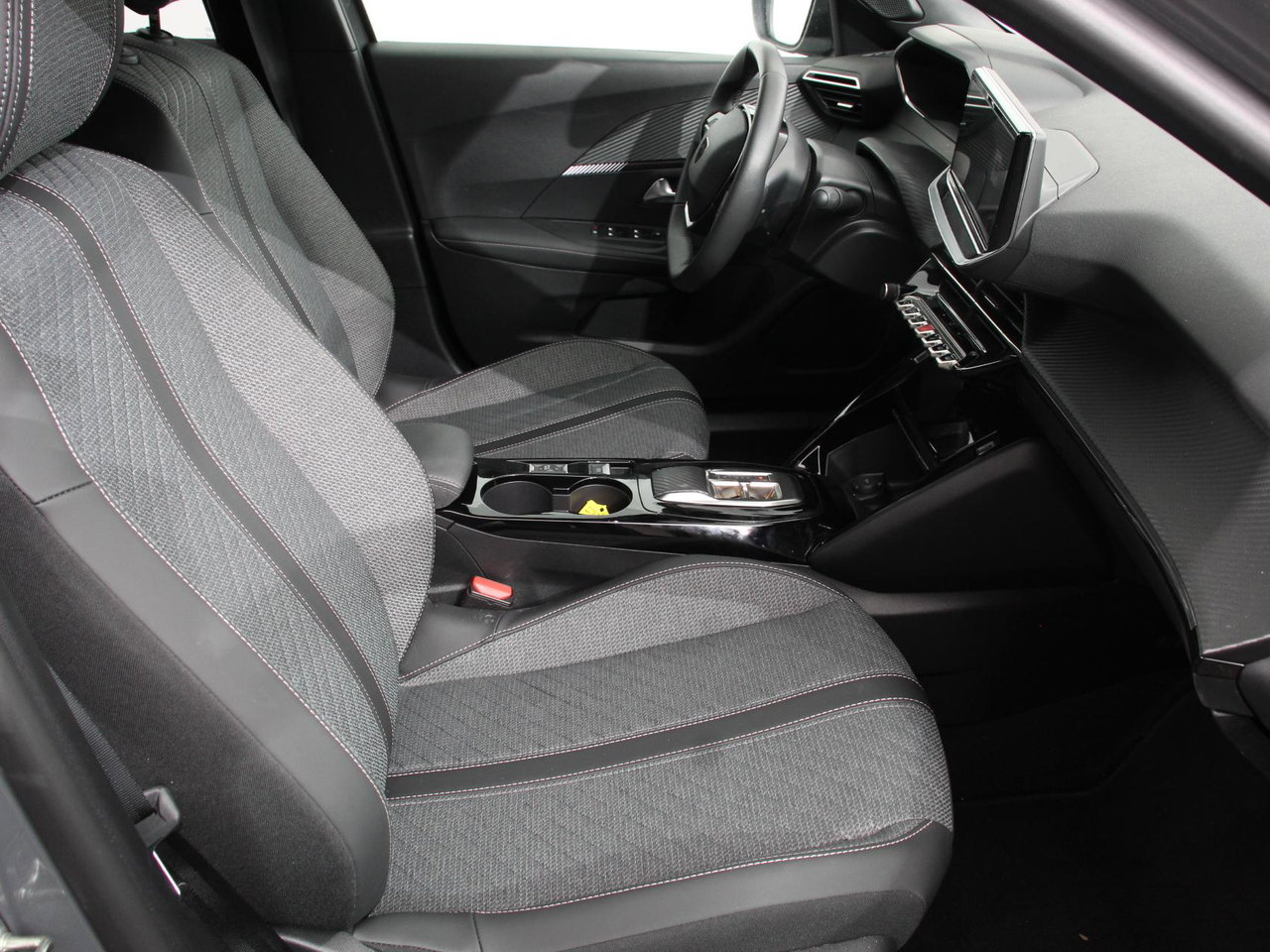 Peugeot e-2008