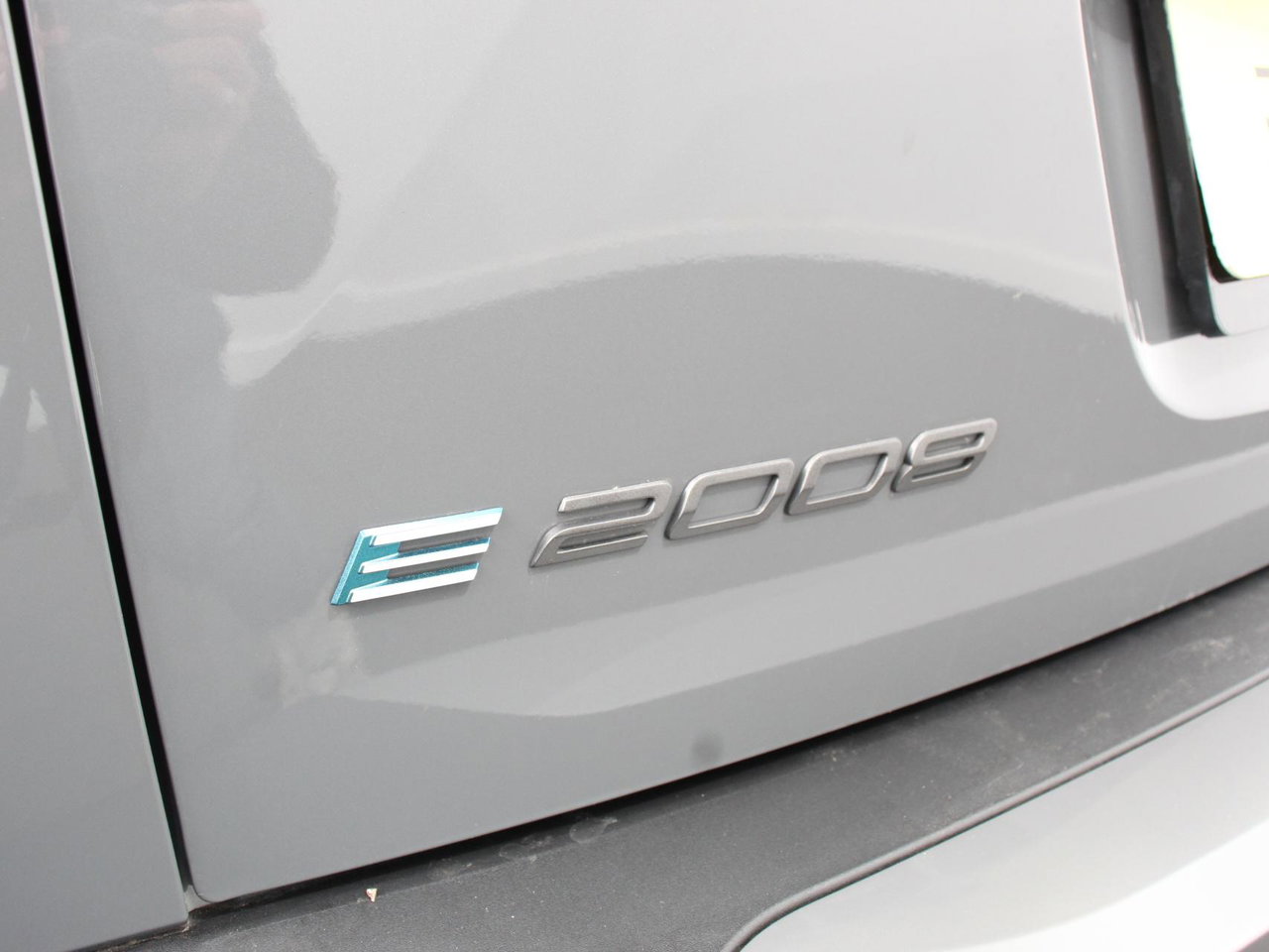 Peugeot e-2008