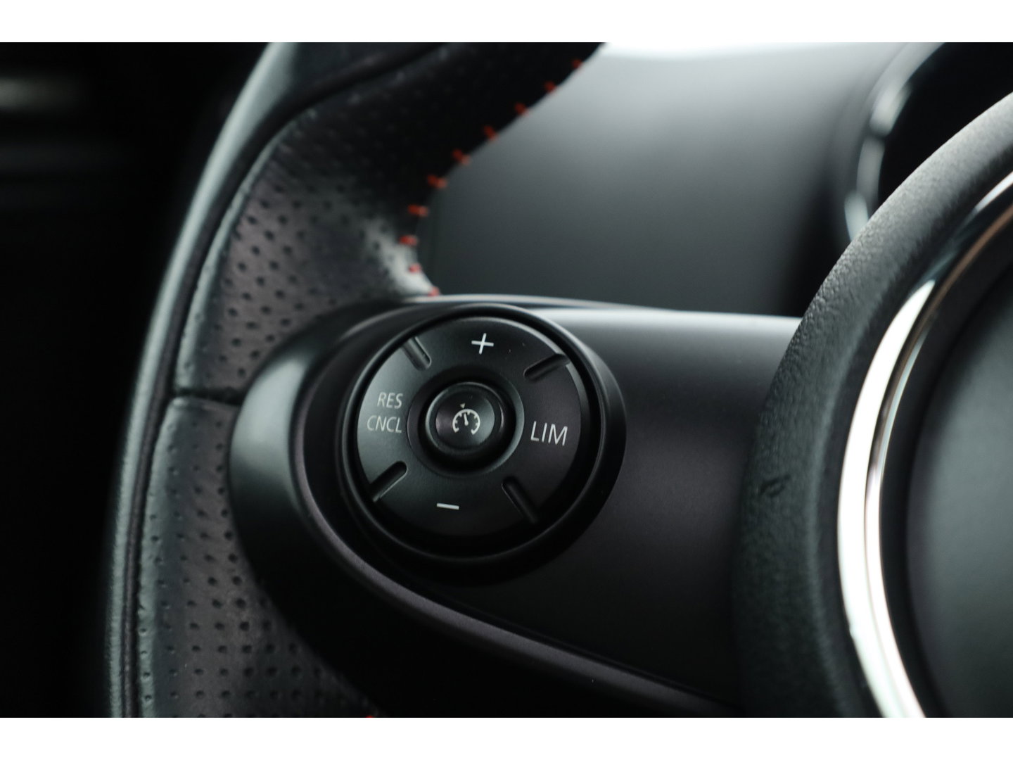 MINI Countryman 1.5 Cooper S E ALL4 | JCW Trim | Pano | SOH 92% | H&K Audio | Camera | Stoelverw. | Keyless | CarPlay | Cruise Ctrl | LED