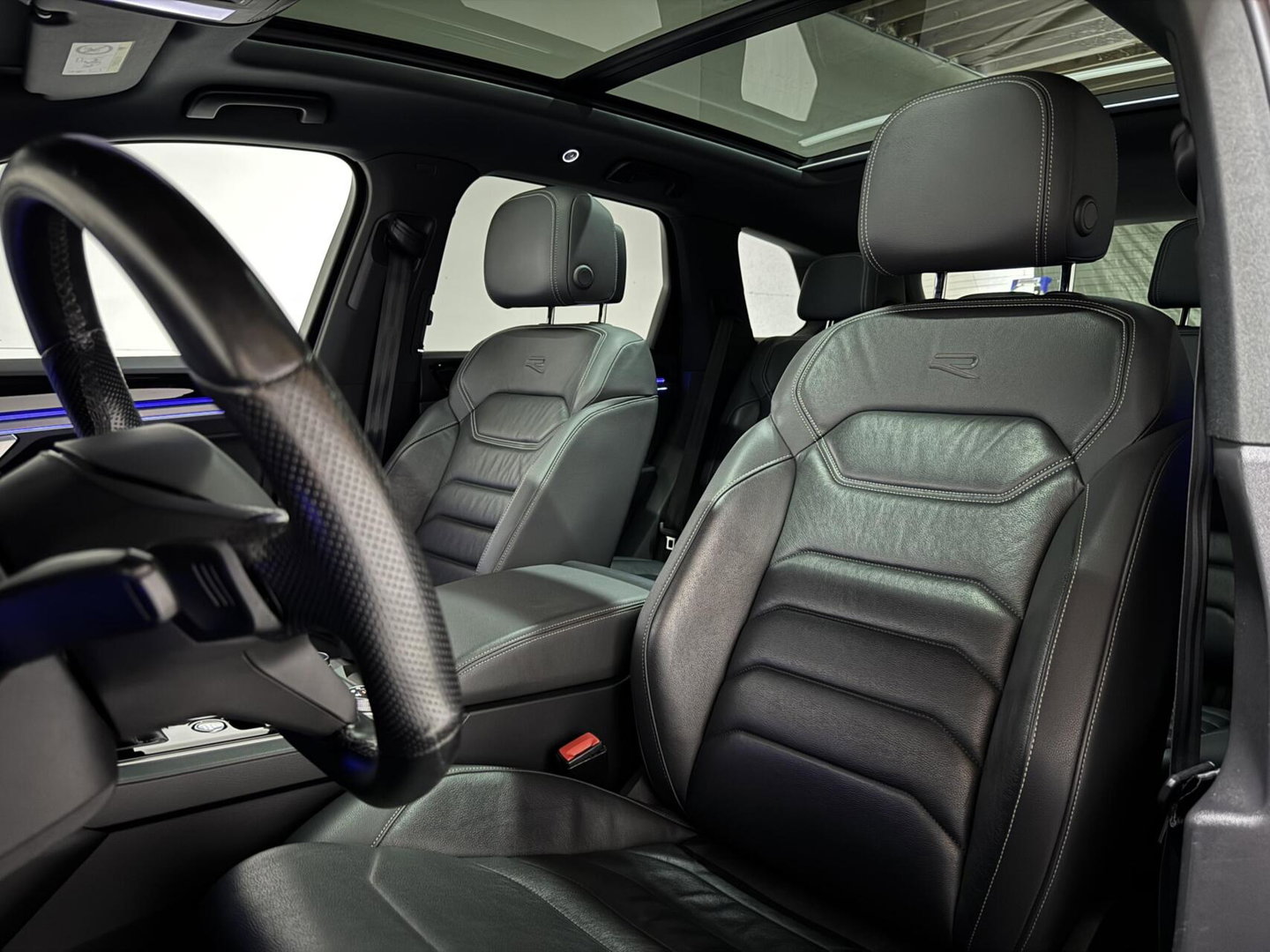 Volkswagen Touareg 3.0 TSi eHybrid 4MOTION R-Line Pano Lapiz Blue