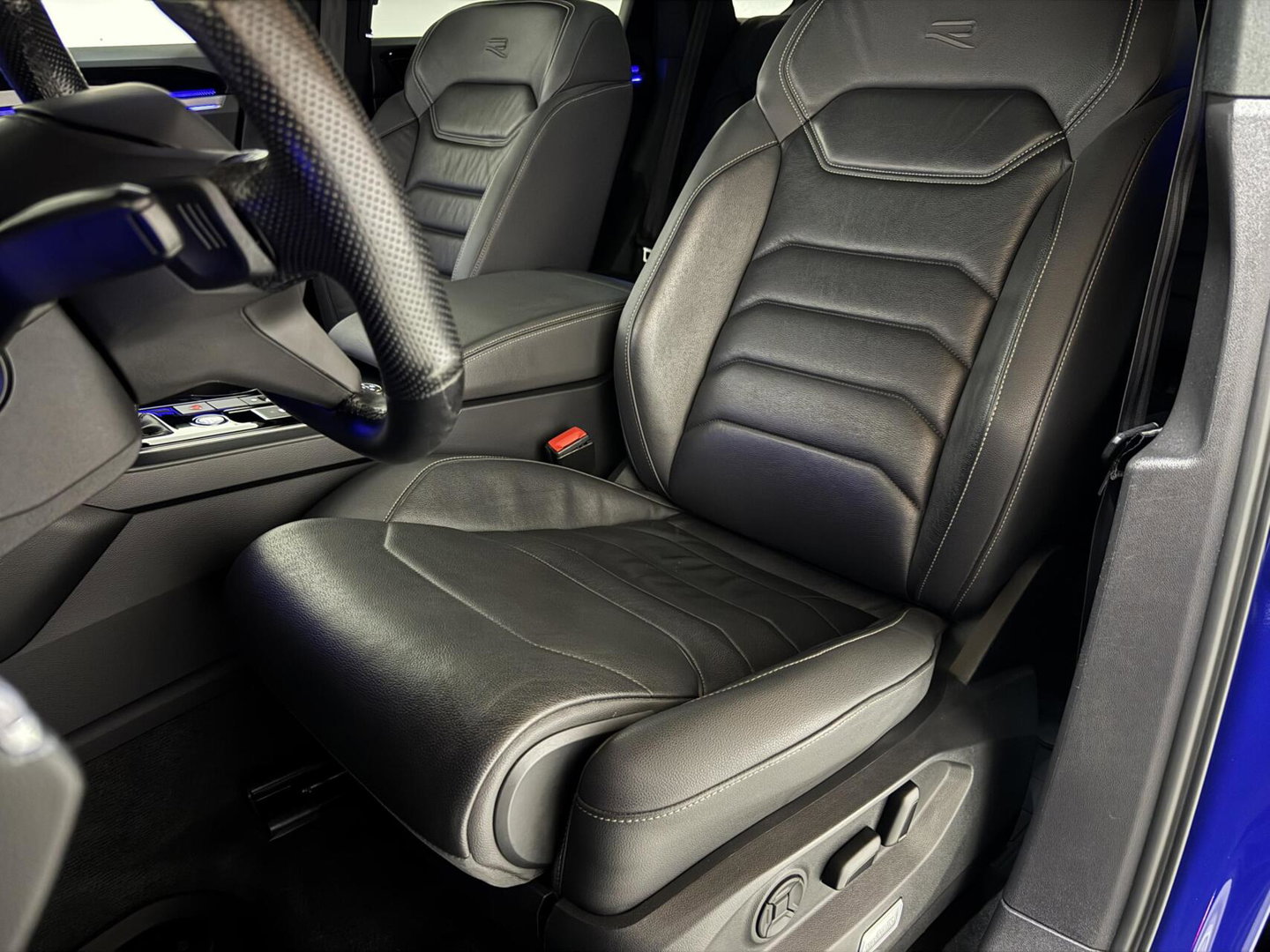 Volkswagen Touareg 3.0 TSi eHybrid 4MOTION R-Line Pano Lapiz Blue