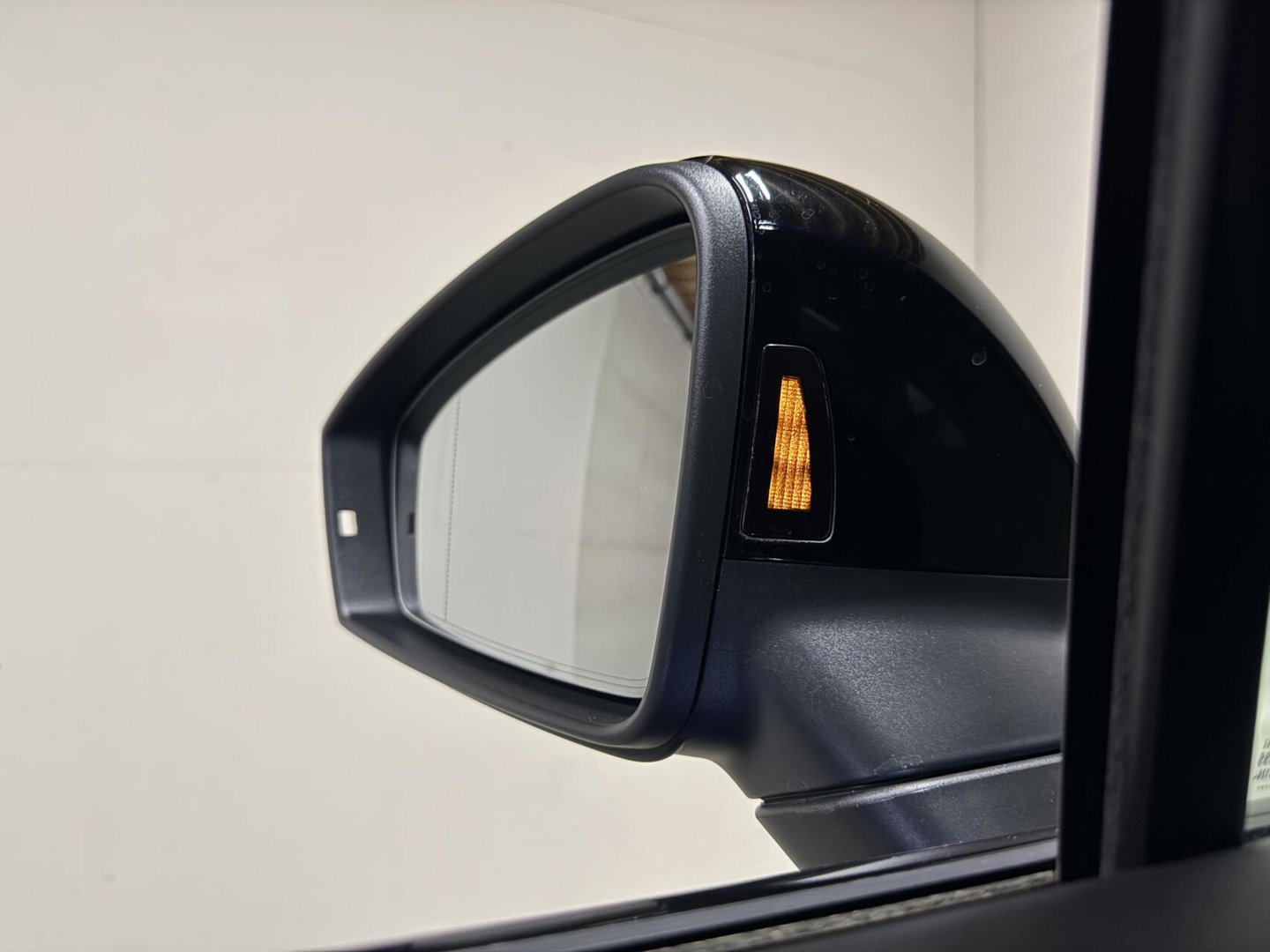 Volkswagen Touareg 3.0 TSi eHybrid 4MOTION R-Line Pano Lapiz Blue