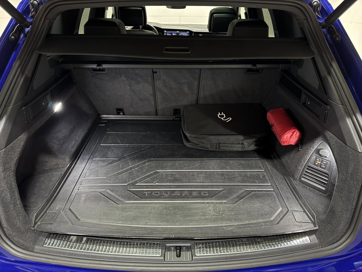 Volkswagen Touareg 3.0 TSi eHybrid 4MOTION R-Line Pano Lapiz Blue