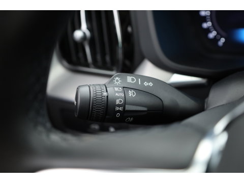 Volvo XC60 2.0 T6 Plug-in hybrid AWD Plus Dark | RIJKLAAR!! |  SOH 98% | Pano | Leder | Trekhaak | Adapt. Cruise | Stoel- Stuurverw. | 360cam | Memory | Harman Kardon