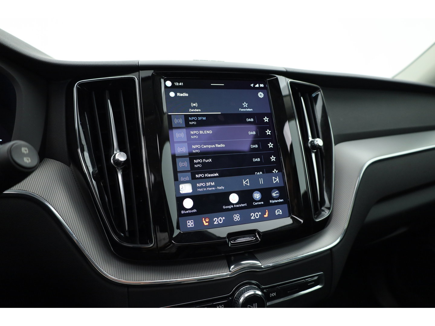 Volvo XC60 2.0 T6 Plug-in hybrid AWD Plus Dark | RIJKLAAR!! |  SOH 98% | Pano | Leder | Trekhaak | Adapt. Cruise | Stoel- Stuurverw. | 360cam | Memory | Harman Kardon