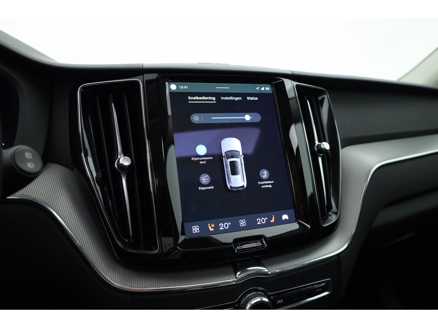 Volvo XC60 2.0 T6 Plug-in hybrid AWD Plus Dark | RIJKLAAR!! |  SOH 98% | Pano | Leder | Trekhaak | Adapt. Cruise | Stoel- Stuurverw. | 360cam | Memory | Harman Kardon